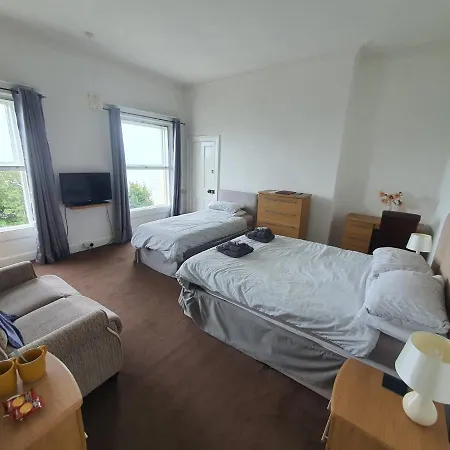 Highlander Hotel 3*