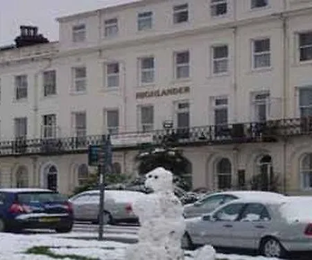 Highlander Hotel
