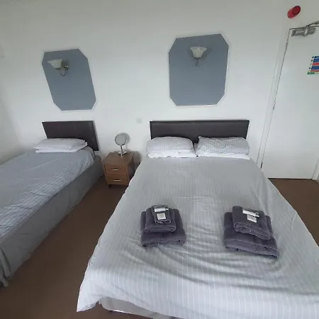 Highlander Hotel 3*